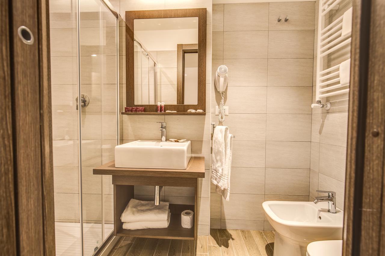 Quarto com Cama de Casal ou 2 de Solteiro